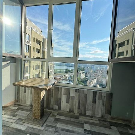 Solo Apartment Virmenska Kiev Bagian luar foto