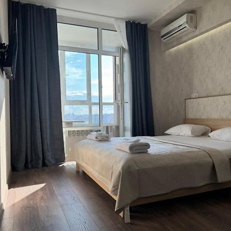 Solo Apartment Virmenska Kiev Bagian luar foto