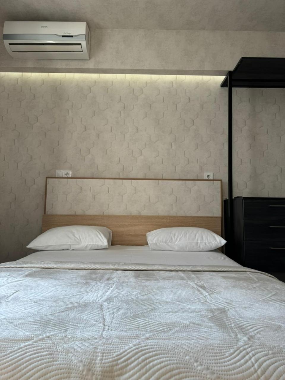 Solo Apartment Virmenska Kiev Bagian luar foto